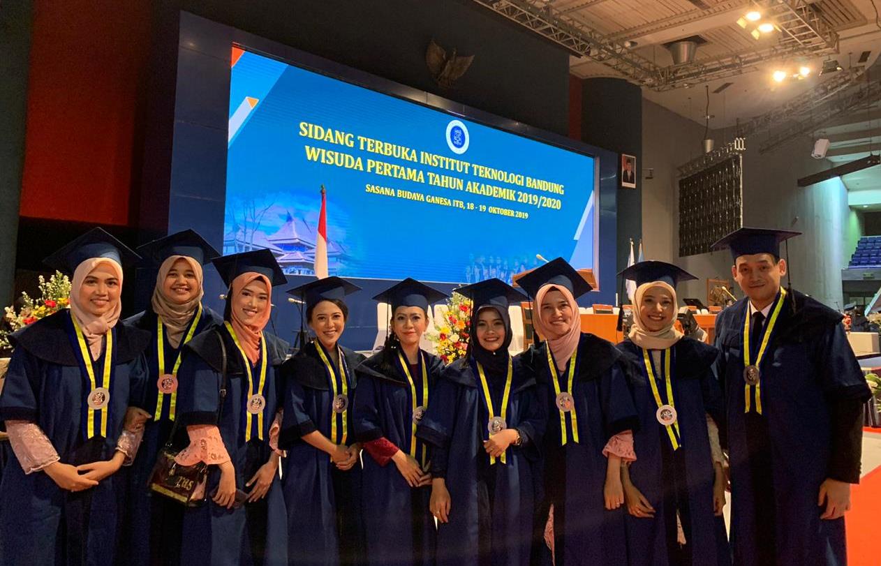 [:IN]Pengukuhan Wisudawan PMSP ITB Wisuda Pertama Tahun Akademik 2019-2020[:en]The Graduates of The Master Program in Development Studies ITB Were Officially Inaugurated in A Ceremony of The First Graduation of the 2019/2020 Academic Year[:]
