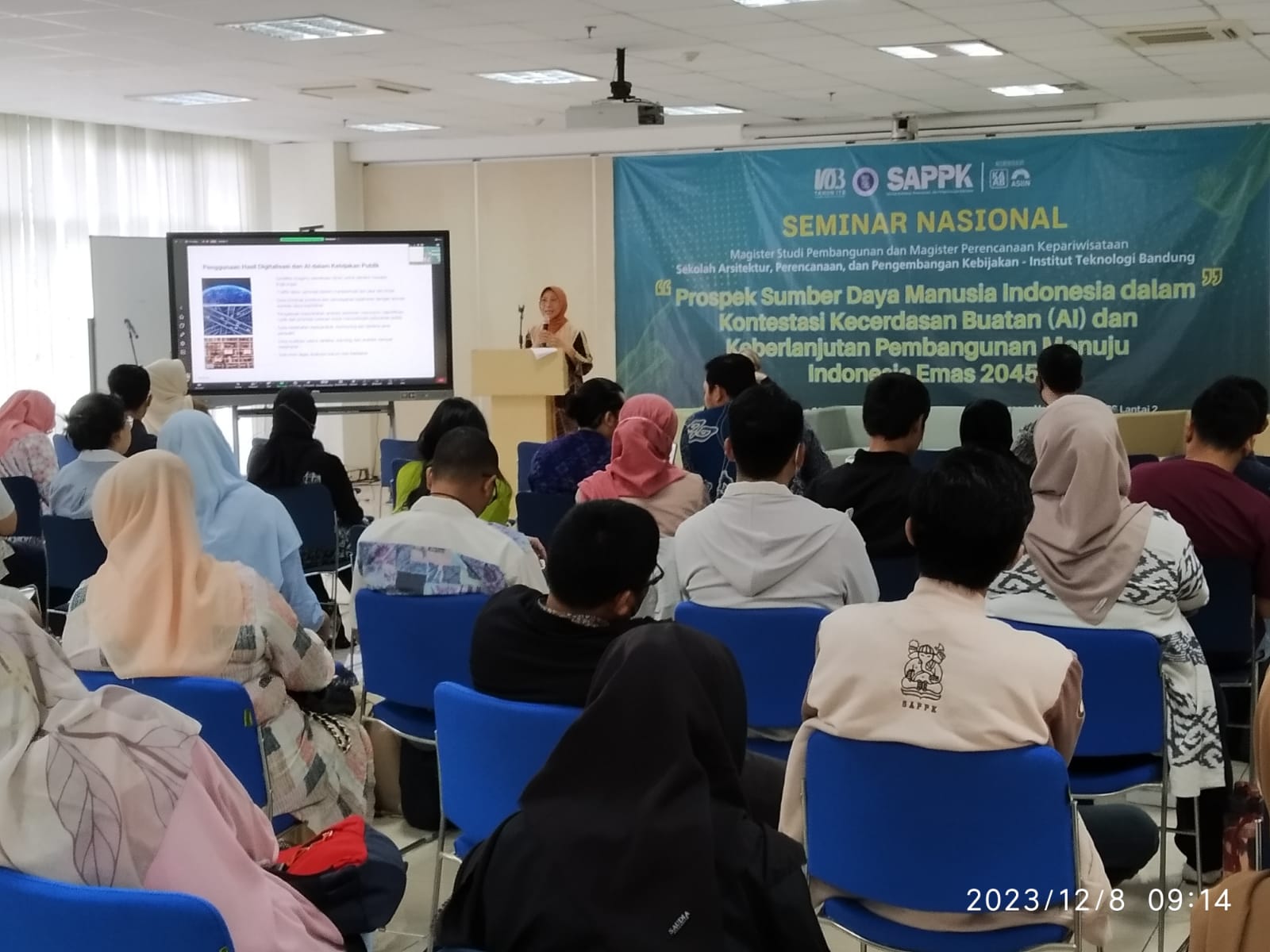 Seminar Nasional: “Prospek Sumber Daya Manusia Indonesia Dalam Kontestasi Kecerdasan Buatan (AI) dan Keberlanjutan Pembangunan Menuju Indonesia Emas 2045″